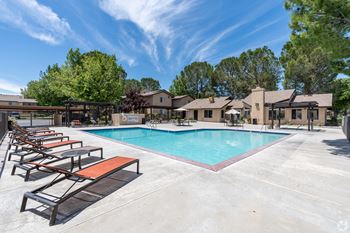 the reserve at city center apartments swimming pool